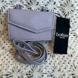 NWT COBBLE HILL EXPANDER CC CROSSBODY PURSE. Lavendar